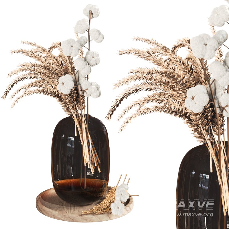 Minimal Pampas Bouquet in Glass Vase - Image 1