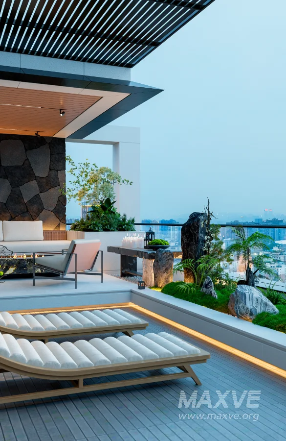 Open‑view balcony bedroom - Image 6